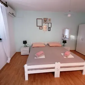 3* Vendégház And Sanja
